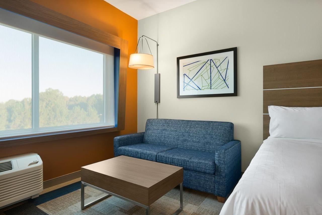 Holiday Inn Express & Suites - Fayetteville South By Ihg Exteriör bild