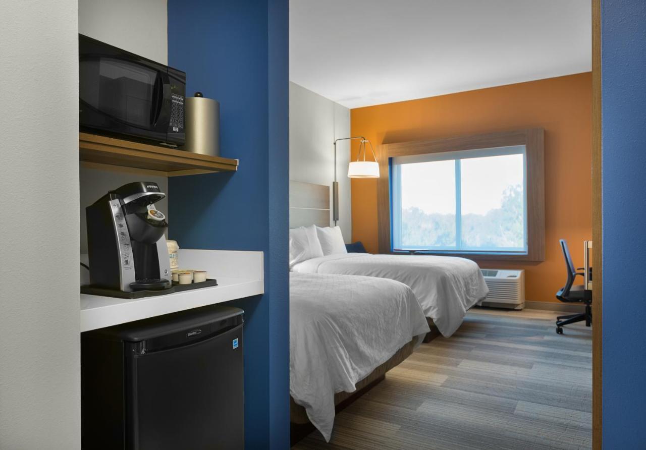 Holiday Inn Express & Suites - Fayetteville South By Ihg Exteriör bild