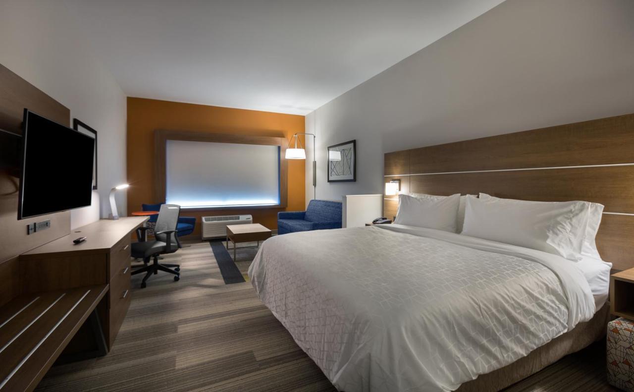 Holiday Inn Express & Suites - Fayetteville South By Ihg Exteriör bild